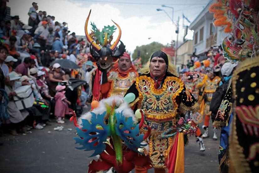 Boliviana de vacaciones: la Diablada Boliviana de vacaciones: la Diablada