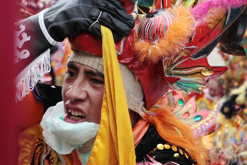 Boliviana de vacaciones: la Diablada Boliviana de vacaciones: la Diablada
