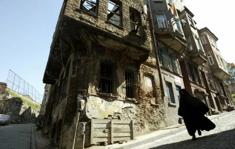 Istanbul: the Dark side