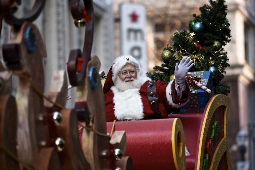 Santa and the crisis Santa and the crisis