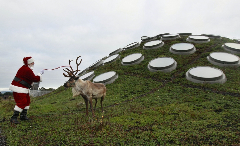 Santa and the crisis Santa and the crisis