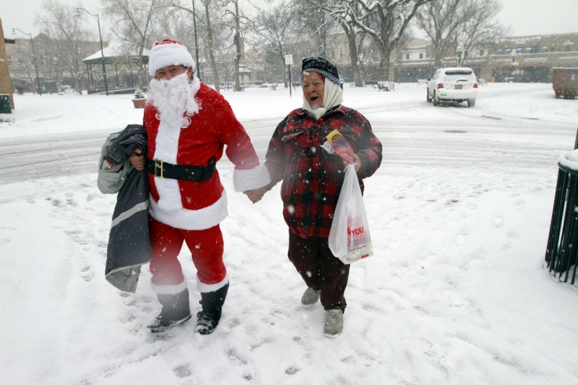 Santa and the crisis Santa and the crisis