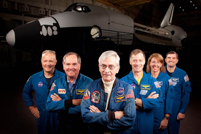 The best photo Nov on the space theme