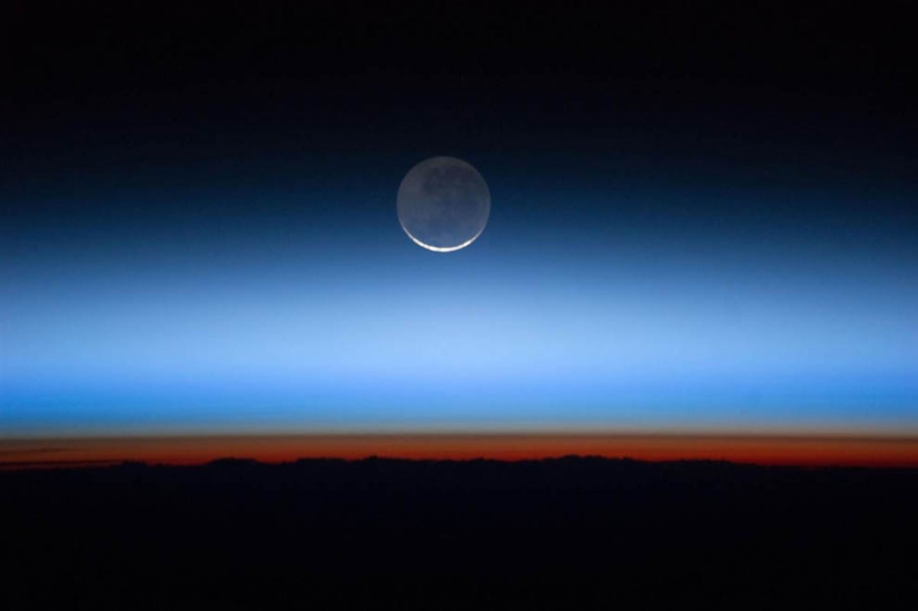 The best photo Nov on the space theme