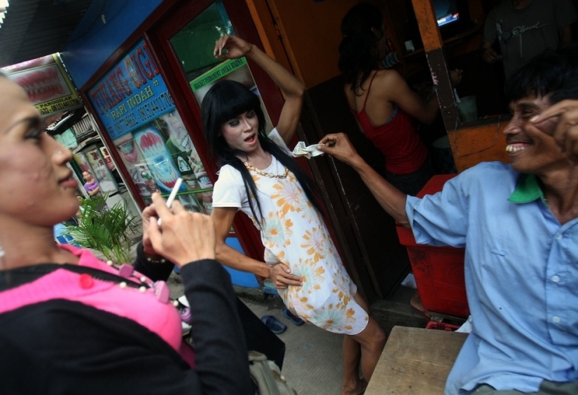 The former nanny Obama and other shemale Jakarta The former nanny Obama and other shemale Jakarta
