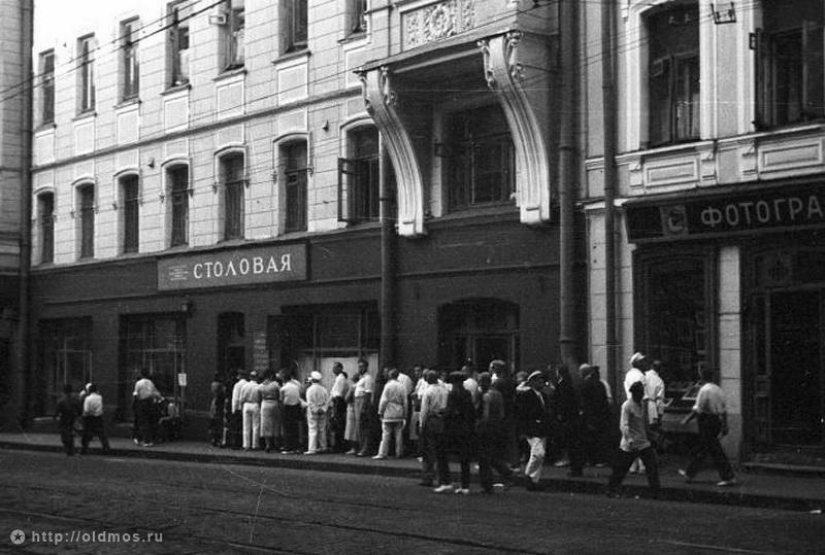 The history of the Moscow queue in photographs The history of the Moscow queue in photographs