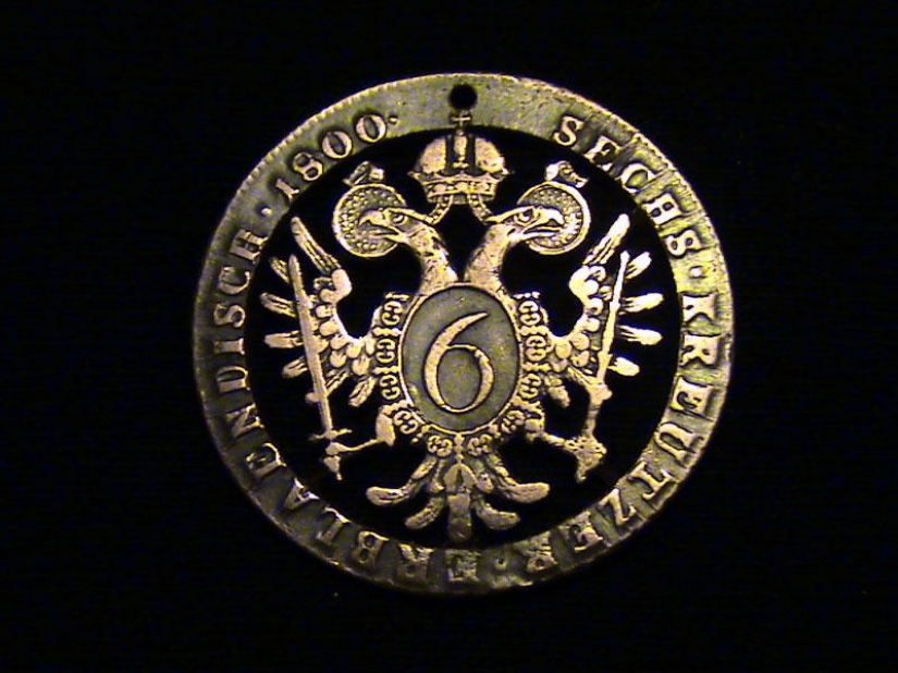 Amazing carving coins Amazing carving coins