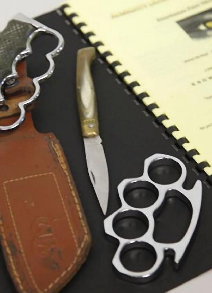 El contrabando de drogas en el interior de los perros...