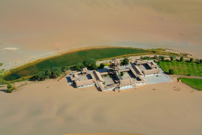 10 amazing attractions in China besides the great wall and Terracotta army