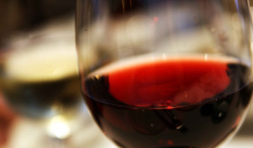 10 jobs where you can and should drink alcohol