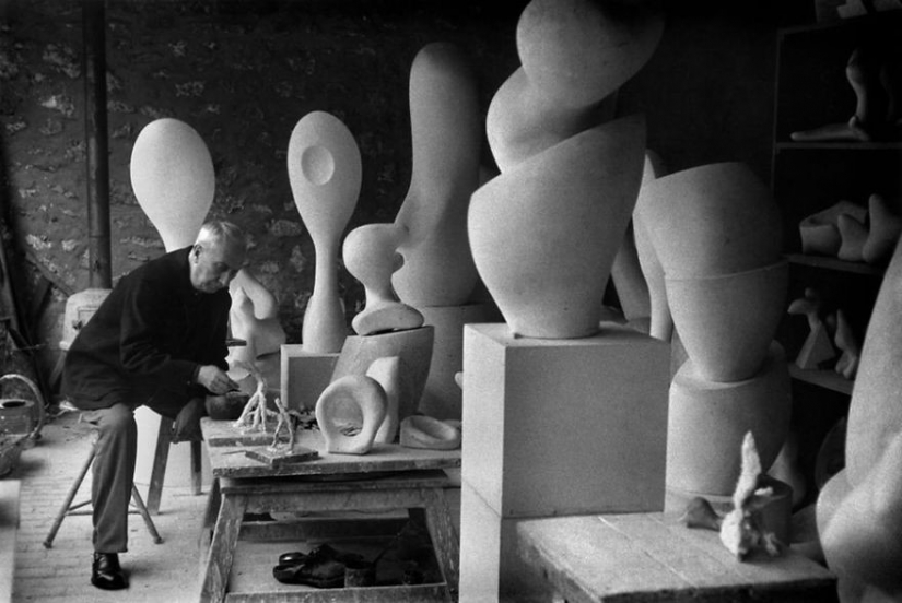 100 famous artists and their workshops