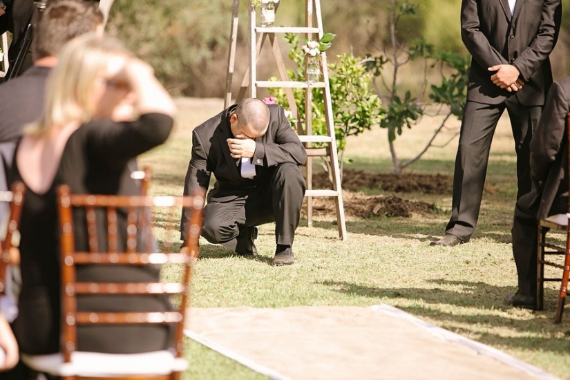 16 conmovedoras fotos de los hombres que vio por primera vez a sus novias en el vestido de novia