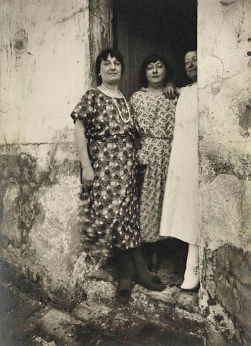 17 photos of prostitutes and Gigolos, have become works of art