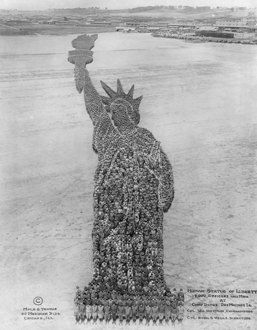 1917-1918 years: a large-scale group Patriotic photo Arthur Mola 1917-1918 years: a large-scale group Patriotic photo Arthur Mola