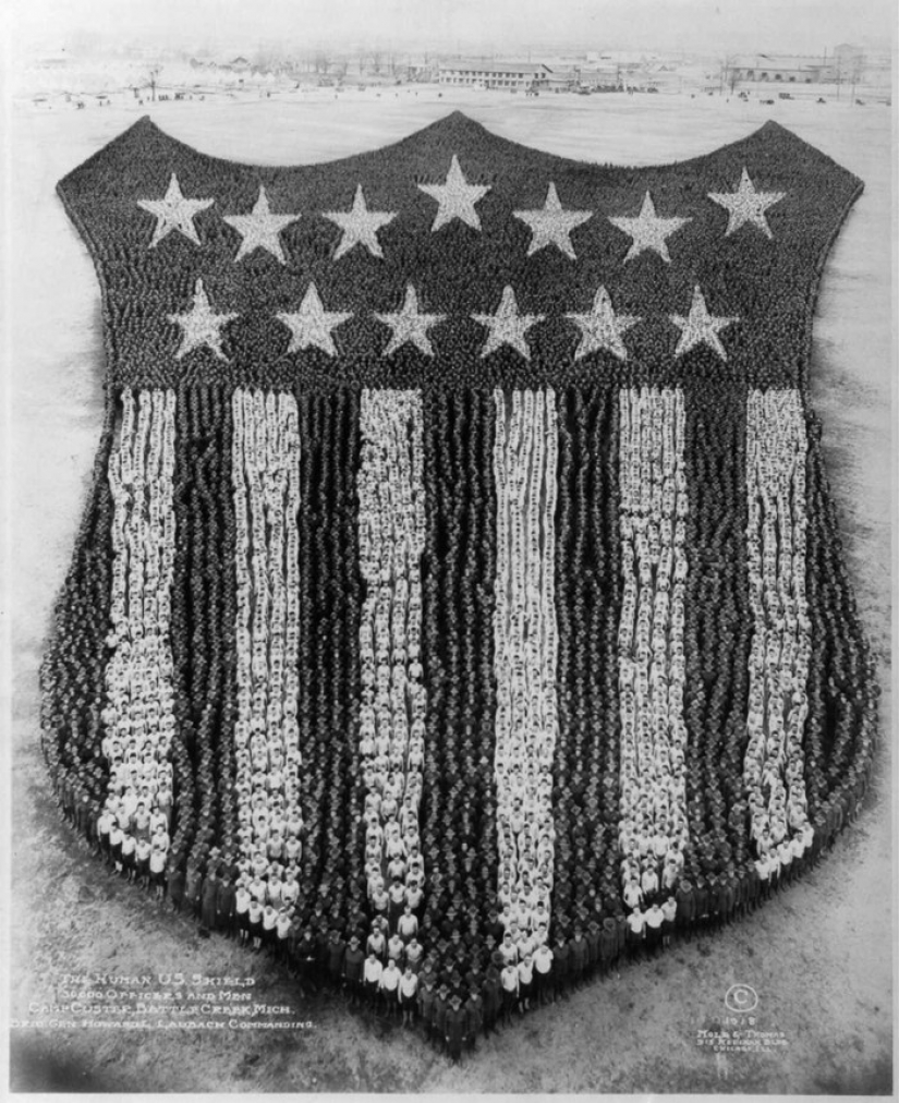 1917-1918 years: a large-scale group Patriotic photo Arthur Mola 1917-1918 years: a large-scale group Patriotic photo Arthur Mola