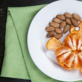 20 healthy and delicious snacks, in which there are two hundred calories