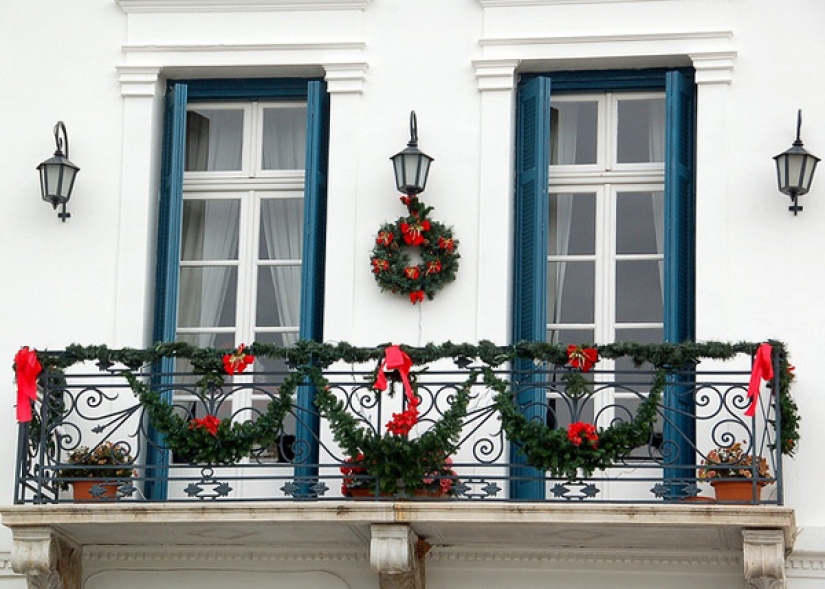 20 ideas on how to decorate a balcony for the New Year 20 ideas on how to decorate a balcony for the New Year