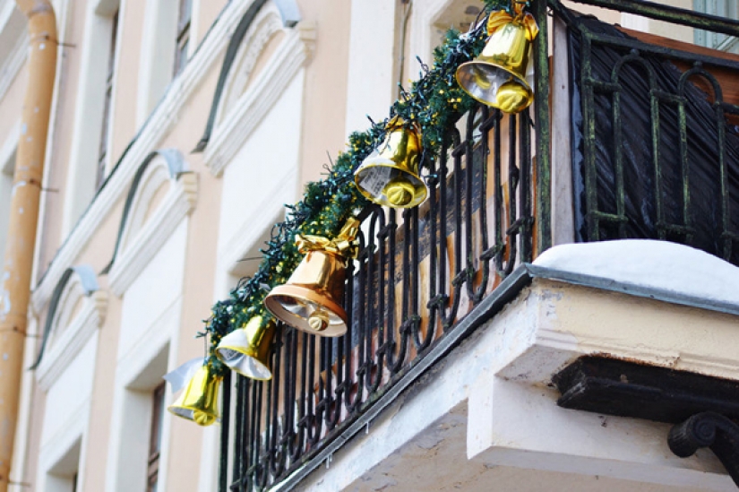 20 ideas on how to decorate a balcony for the New Year 20 ideas on how to decorate a balcony for the New Year