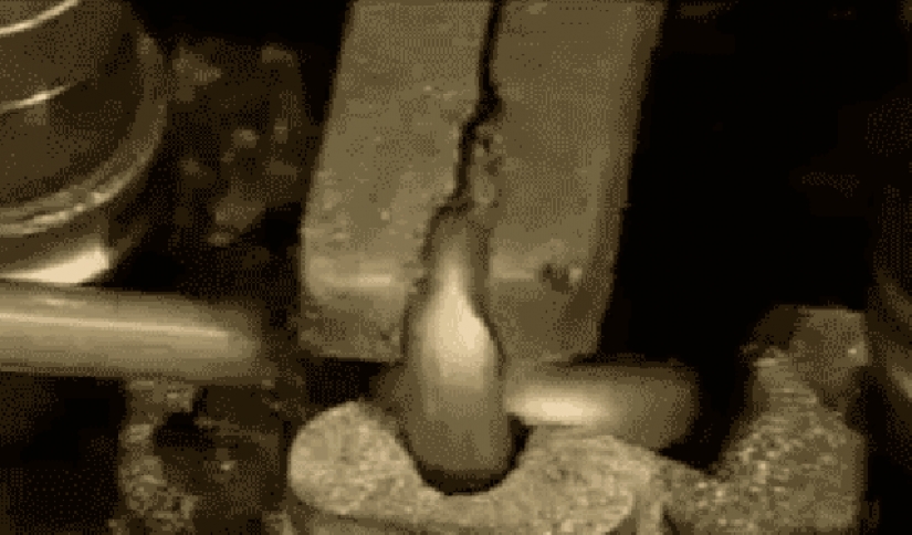 20 now repetitive and boring hypnotizing gifs about the production process 20 now repetitive and boring hypnotizing gifs about the production process