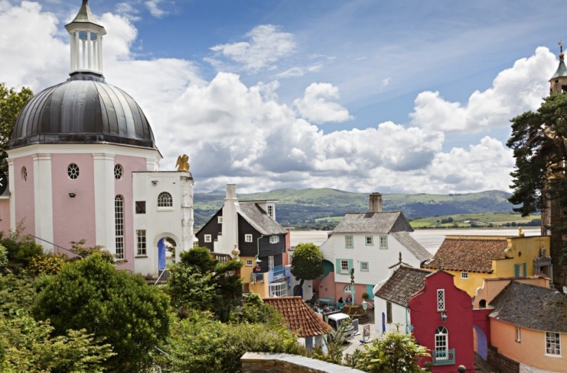 20 places where the world is ruled by color