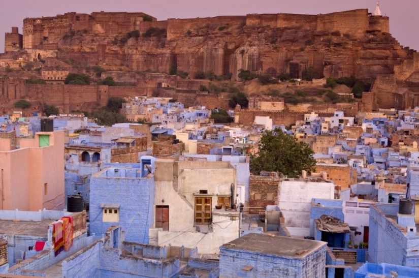 20 places where the world is ruled by color