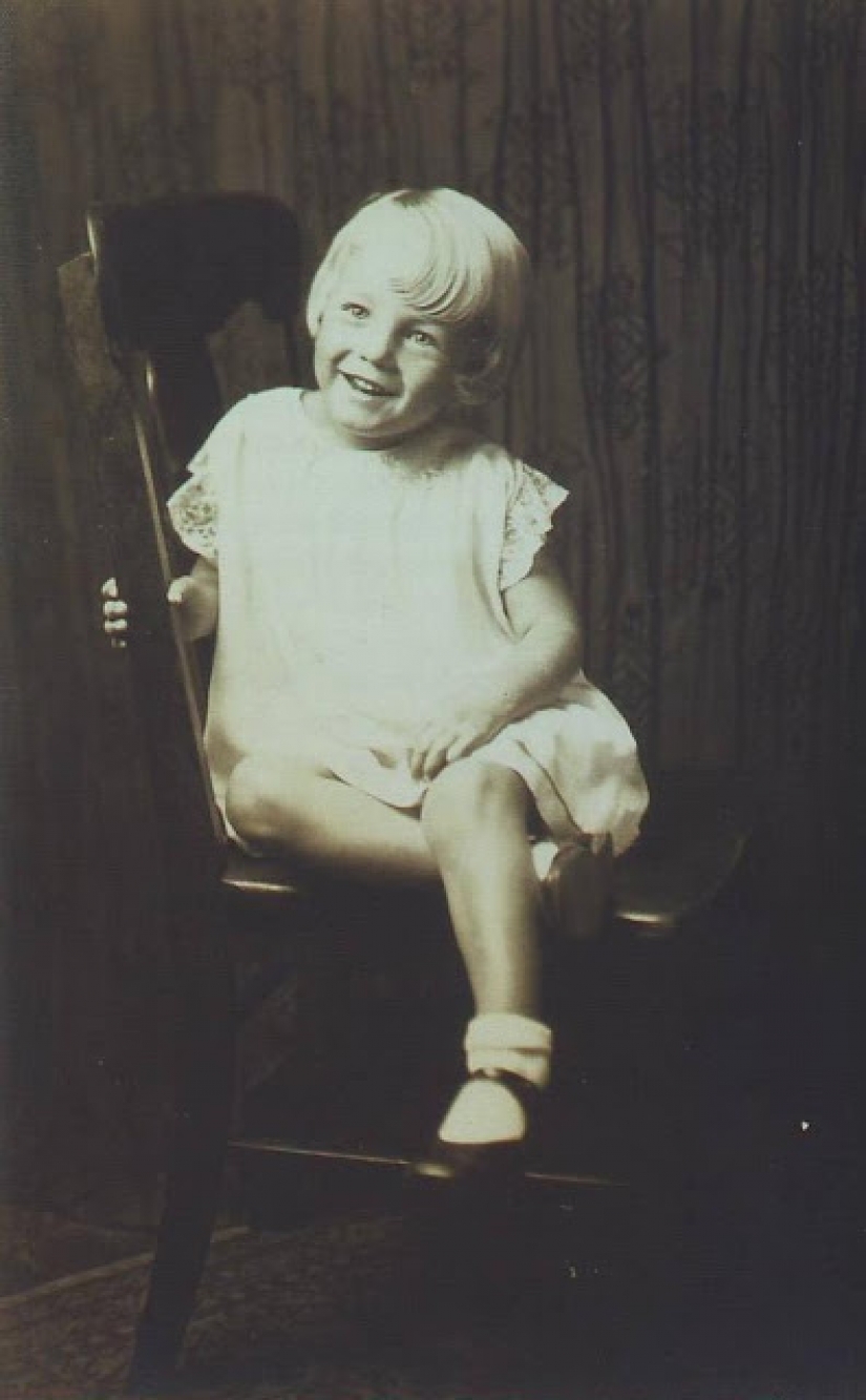 24 raras instantánea de un poco de Norma Jean, antes de que ella se convirtió en Marilyn Monroe 24 raras instantánea de un poco de Norma Jean, antes de que ella se convirtió en Marilyn Monroe