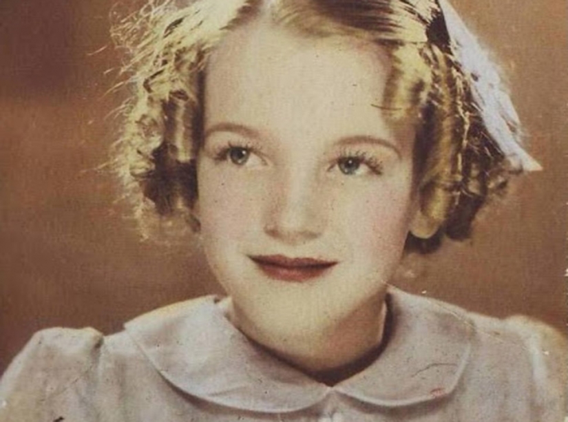 24 rare snapshot of a little of Norma Jean before she became Marilyn Monroe 24 rare snapshot of a little of Norma Jean before she became Marilyn Monroe