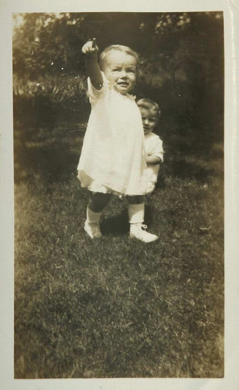 24 rare snapshot of a little of Norma Jean before she became Marilyn Monroe 24 rare snapshot of a little of Norma Jean before she became Marilyn Monroe
