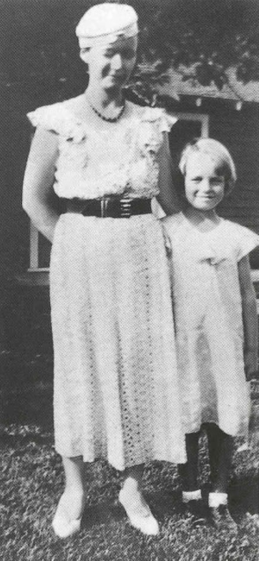 24 rare snapshot of a little of Norma Jean before she became Marilyn Monroe 24 rare snapshot of a little of Norma Jean before she became Marilyn Monroe