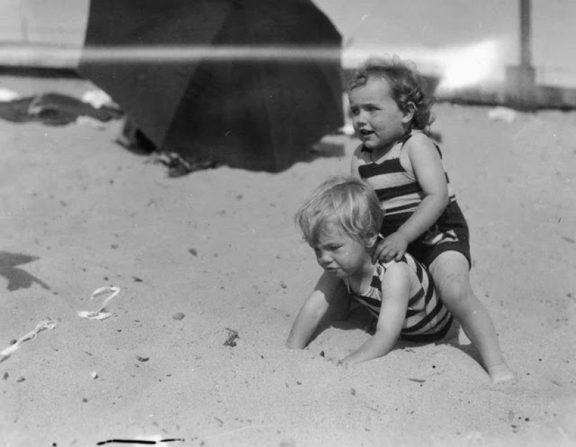 24 rare snapshot of a little of Norma Jean before she became Marilyn Monroe 24 rare snapshot of a little of Norma Jean before she became Marilyn Monroe