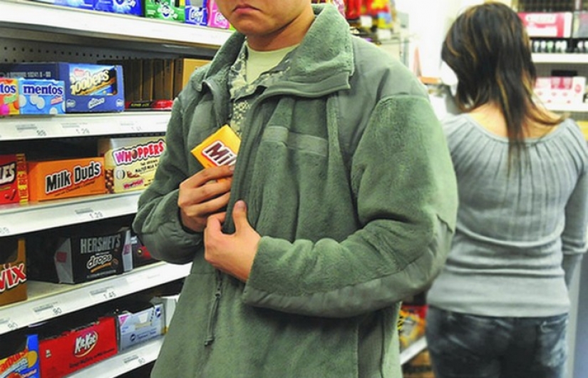 25 things that make all the people, when they think that nobody sees