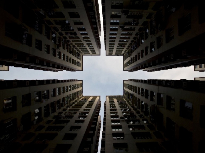 35 elementos, los ideales de los cuales supera 35 elementos, los ideales de los cuales supera