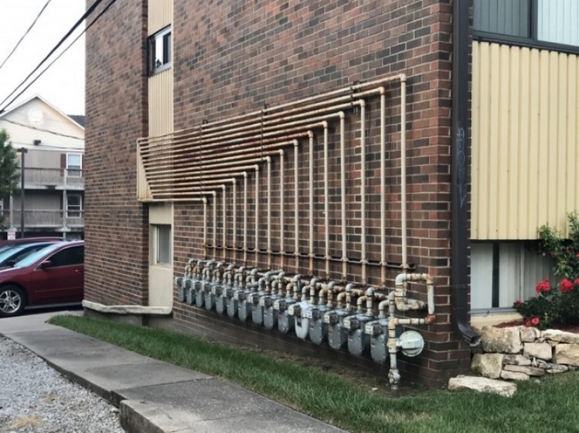 35 elementos, los ideales de los cuales supera 35 elementos, los ideales de los cuales supera