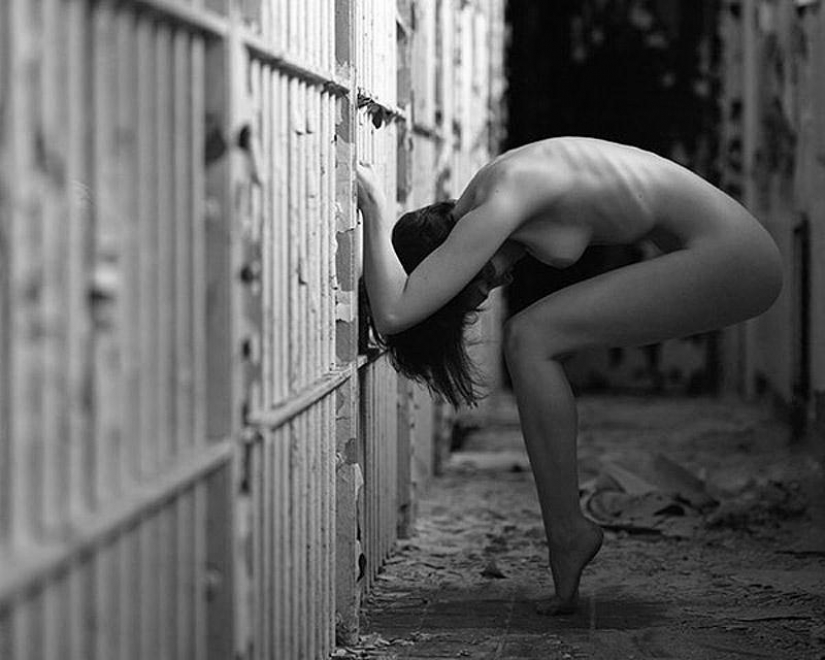 36 beautiful frame in the Nude