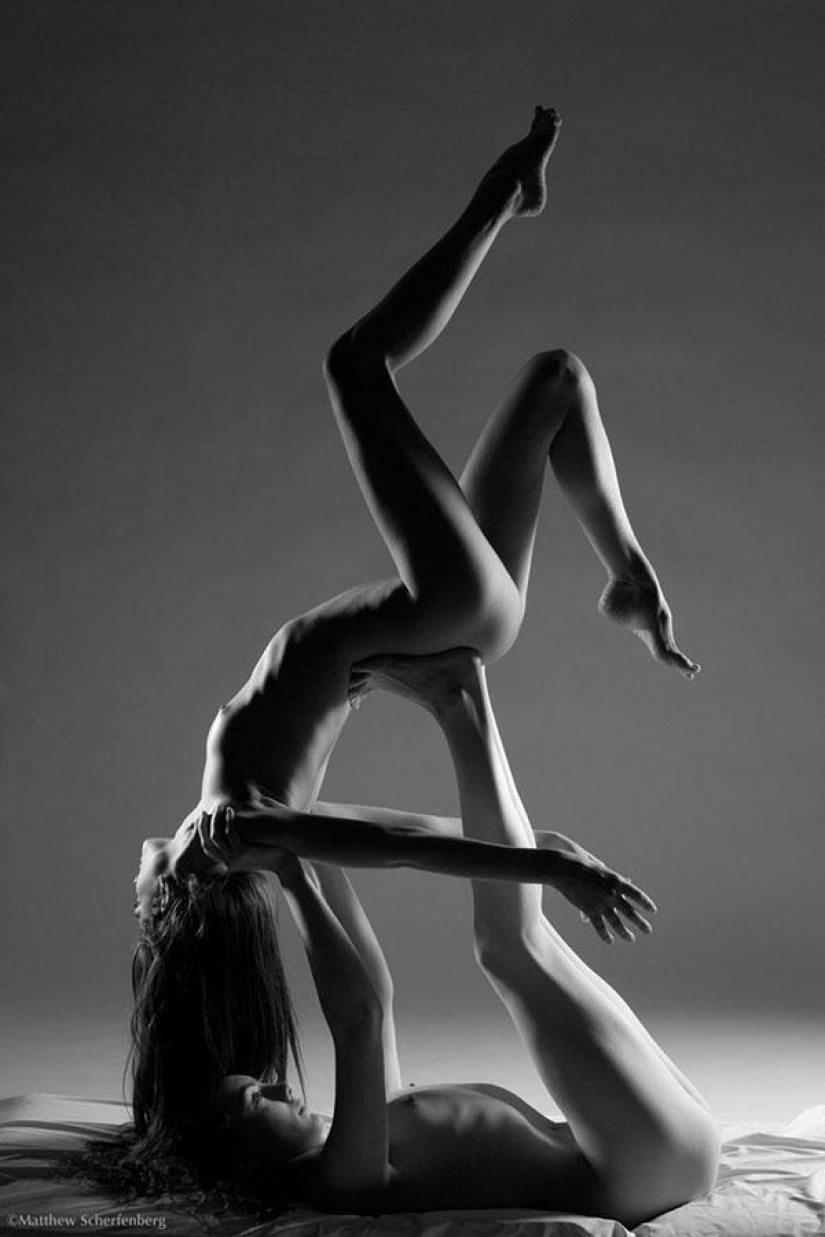 36 beautiful frame in the Nude