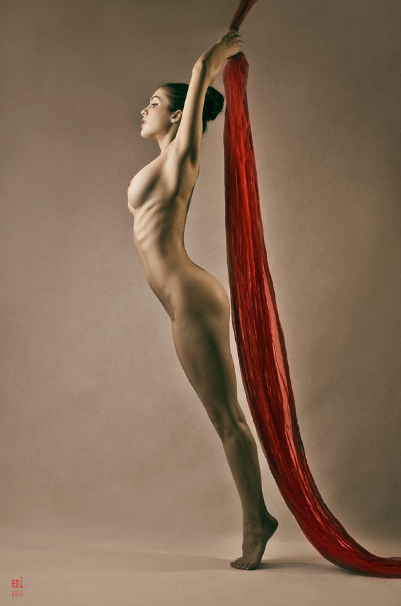 36 beautiful frame in the Nude