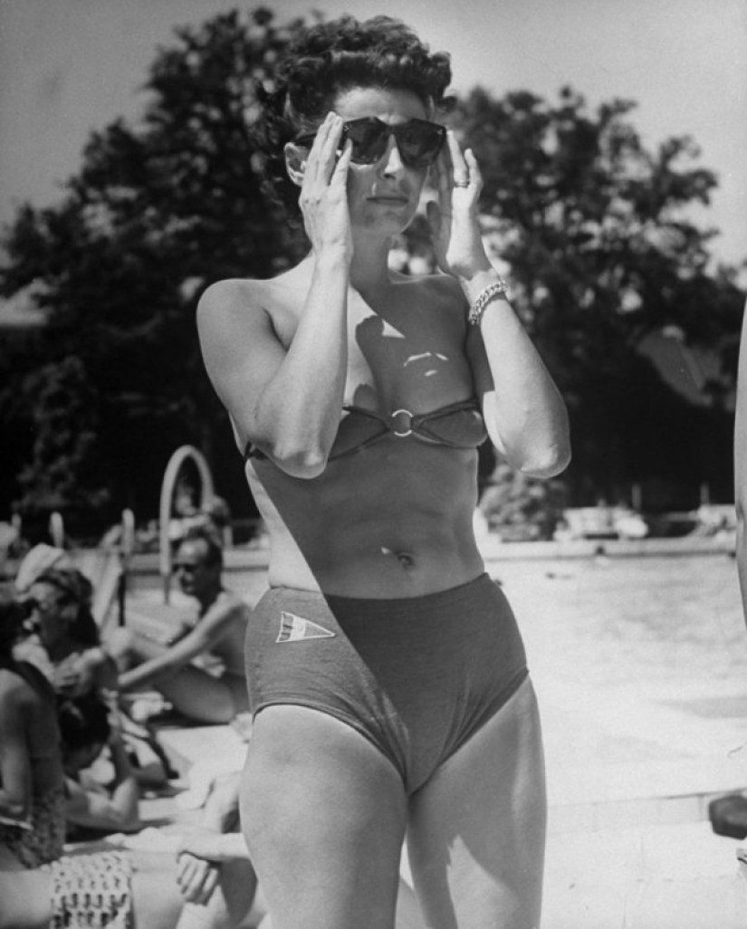 73 years ago there was the smallest swimsuit in the world — bikini 73 years ago there was the smallest swimsuit in the world — bikini