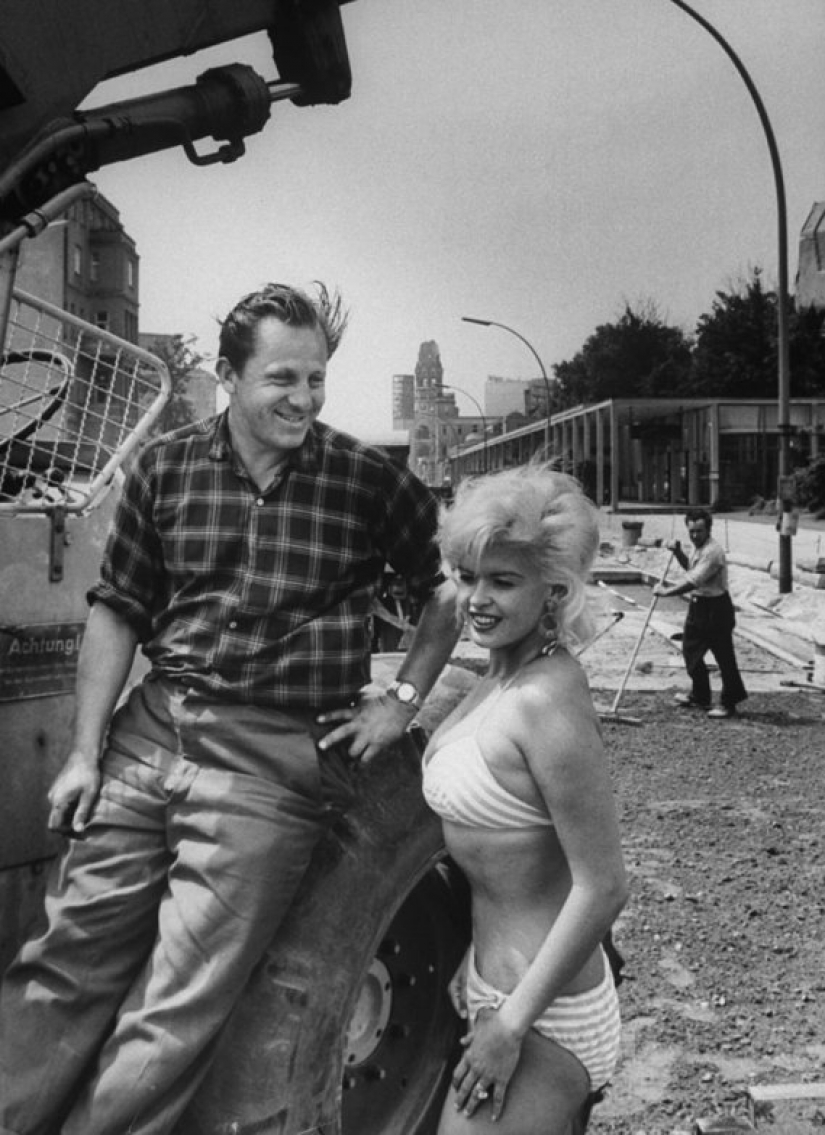 73 years ago there was the smallest swimsuit in the world — bikini 73 years ago there was the smallest swimsuit in the world — bikini