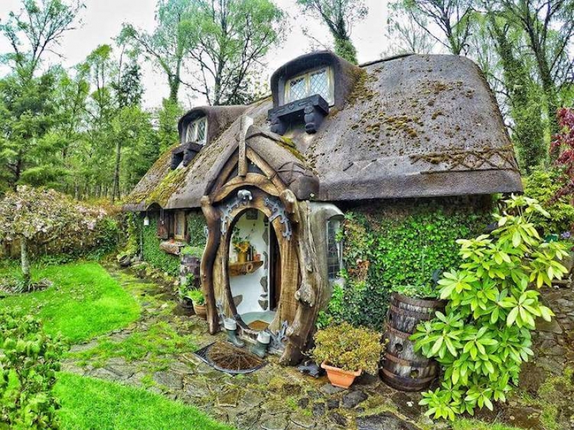 A fan of Tolkien built the hobbit house and lived 20 years in it A fan of Tolkien built the hobbit house and lived 20 years in it