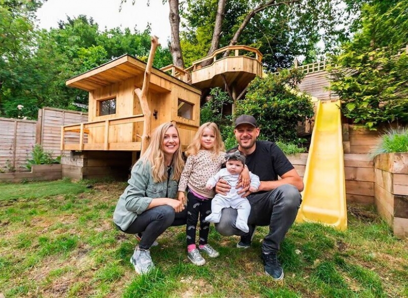 A mi hija le encantó! La casa del árbol de tablas viejas, que fue construido por un padre que cuida