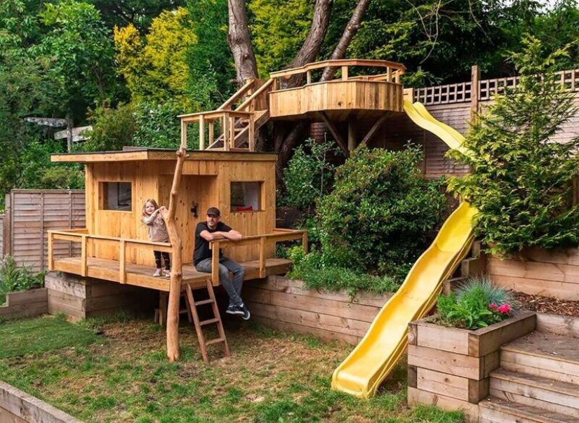 A mi hija le encantó! La casa del árbol de tablas viejas, que fue construido por un padre que cuida