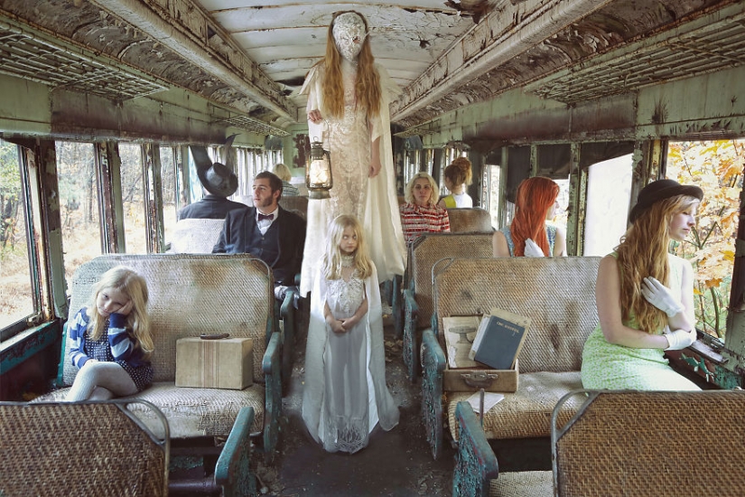 A terrible beauty: photographer transforms abandoned places in the dark and erotic fantasies A terrible beauty: photographer transforms abandoned places in the dark and erotic fantasies