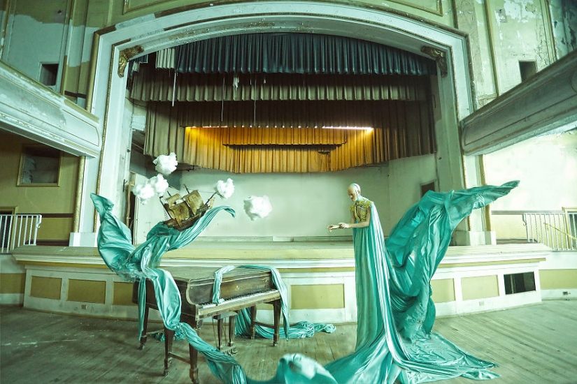 A terrible beauty: photographer transforms abandoned places in the dark and erotic fantasies A terrible beauty: photographer transforms abandoned places in the dark and erotic fantasies