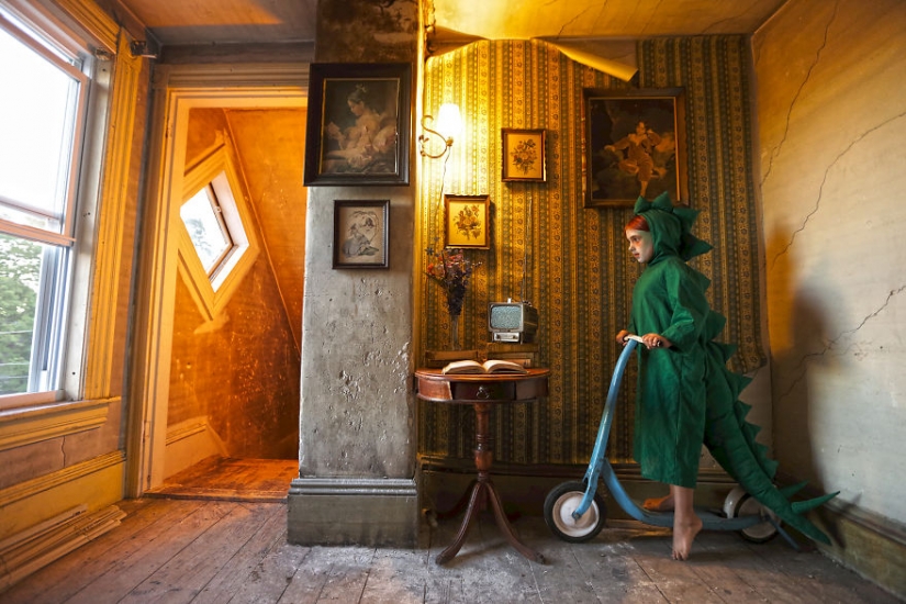 A terrible beauty: photographer transforms abandoned places in the dark and erotic fantasies A terrible beauty: photographer transforms abandoned places in the dark and erotic fantasies