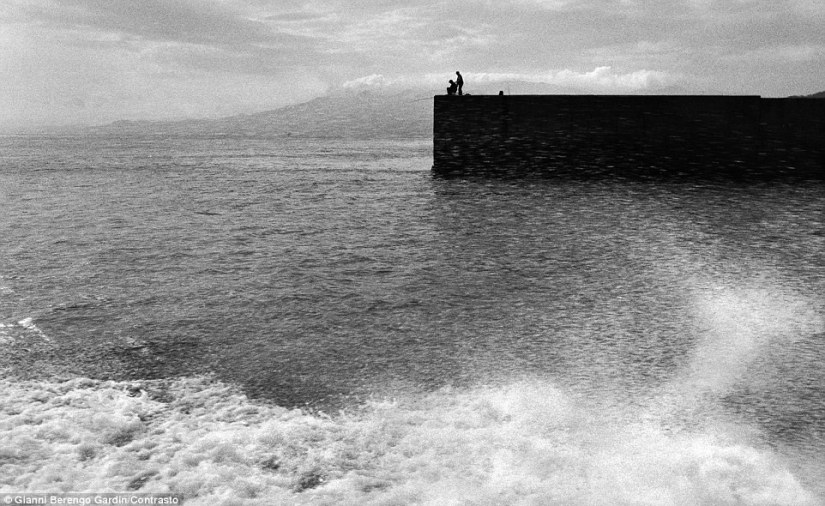 A vanishing Italy in the images of cult photographer Gianni Berengo Gardena