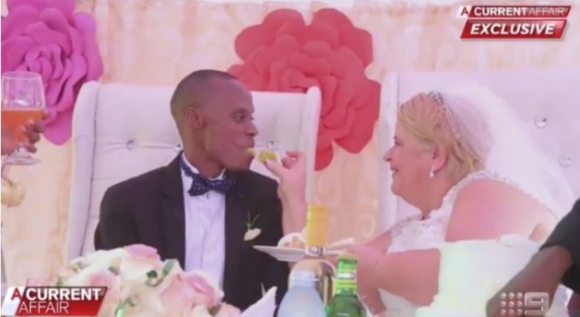 Abuela de Australia perdió 360 dólares, creyendo que las dos estafadores en línea. Una tercera casada Abuela de Australia perdió 360 dólares, creyendo que las dos estafadores en línea. Una tercera casada