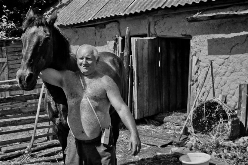 "Adiós, olvidado de Rusia!": ¿por qué un fotógrafo de Bryansk alivia la desaparición de la aldea "Adiós, olvidado de Rusia!": ¿por qué un fotógrafo de Bryansk alivia la desaparición de la aldea