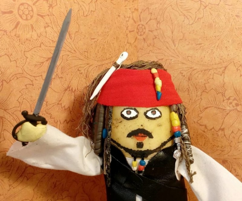 Alabando a una marca nacional, un blogger de Belarús crea obras maestras de patatas