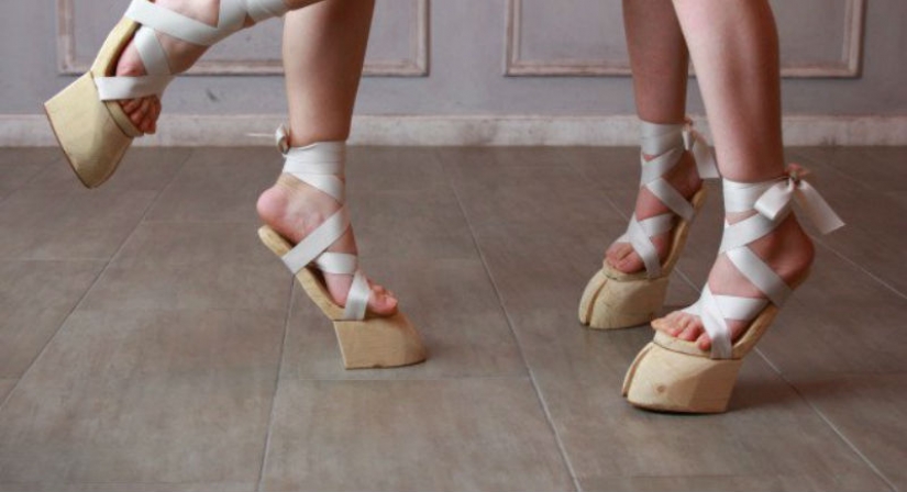 All cows, and I graceful deer: the Japanese brand released the "hooves" for women