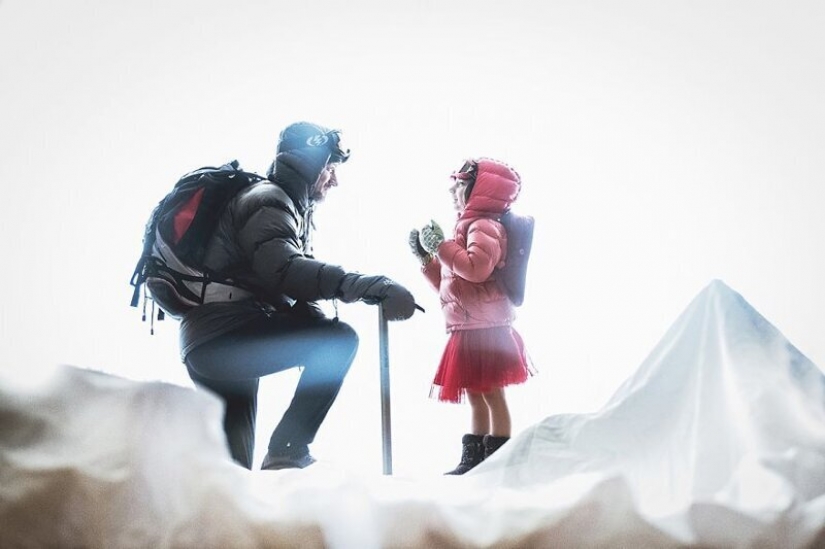 Amante de los viajes descubierto la manera de llegar a las montañas sin salir de casa